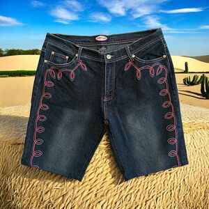 Zoey & Beth Embroidered Denim Bermuda Shorts Womens Large Blue & Pink Western